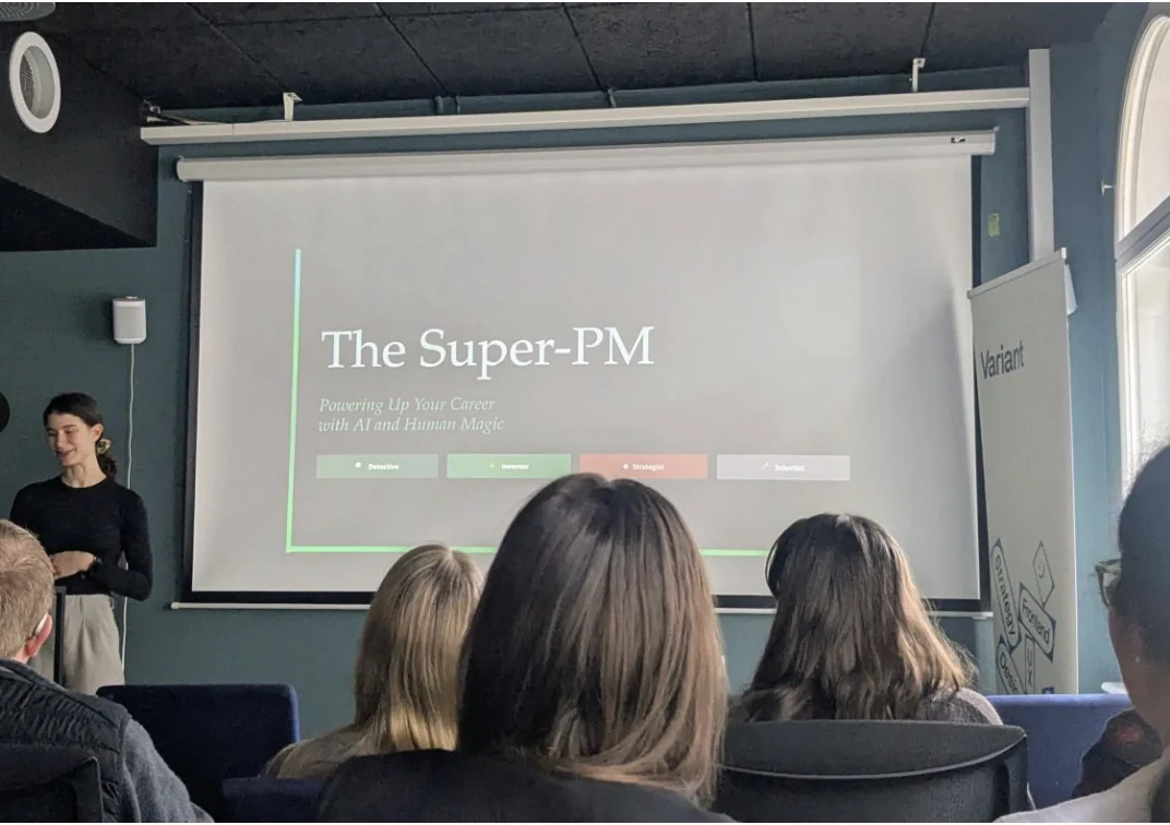 Christina Samios presenting The Super-PM at UXDX Oslo